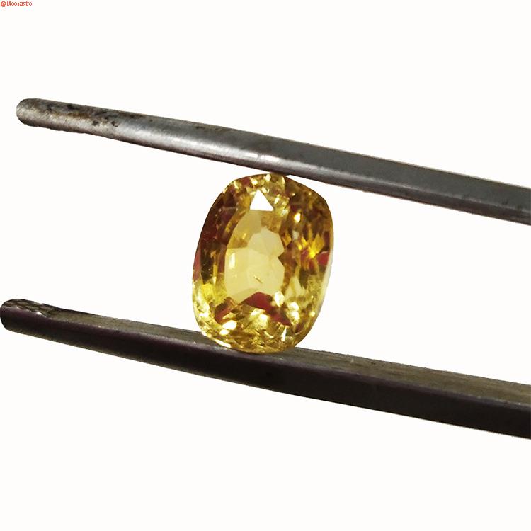 Yellow Sapphire – Pukhraj (Ceylonese) Small Size Super Premium